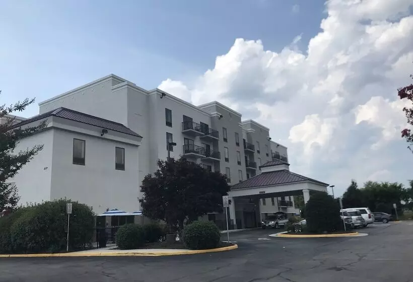 هتل Comfort Suites Southpark