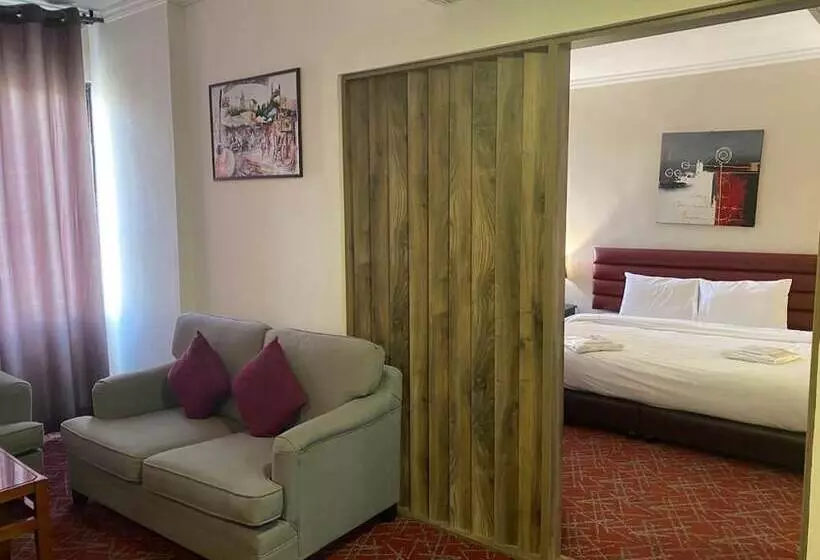 هتل The Signature