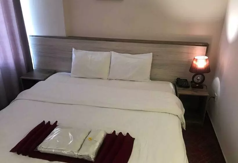 هتل The Signature