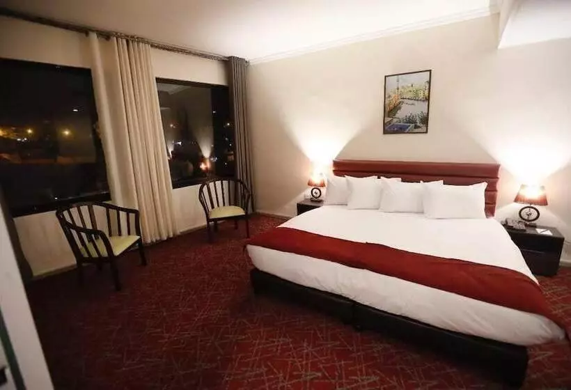 هتل The Signature