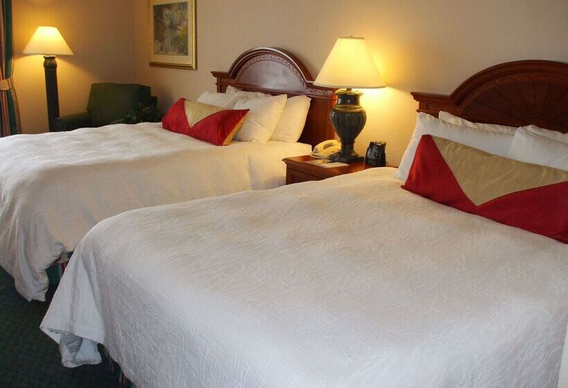 בית מלון כפרי Hilton Garden Inn Columbus Airport