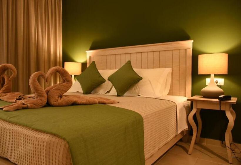 Hotel Kassandra Mare