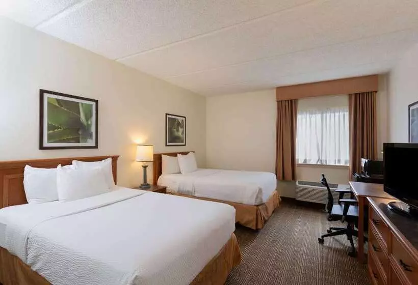 هتل La Quinta Inn & Suites By Wyndham Jacksonville Mandarin