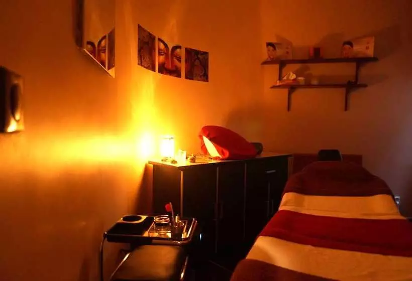 Le Louvre Hotel & Spa