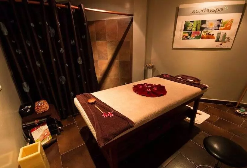 Le Louvre Hotel & Spa