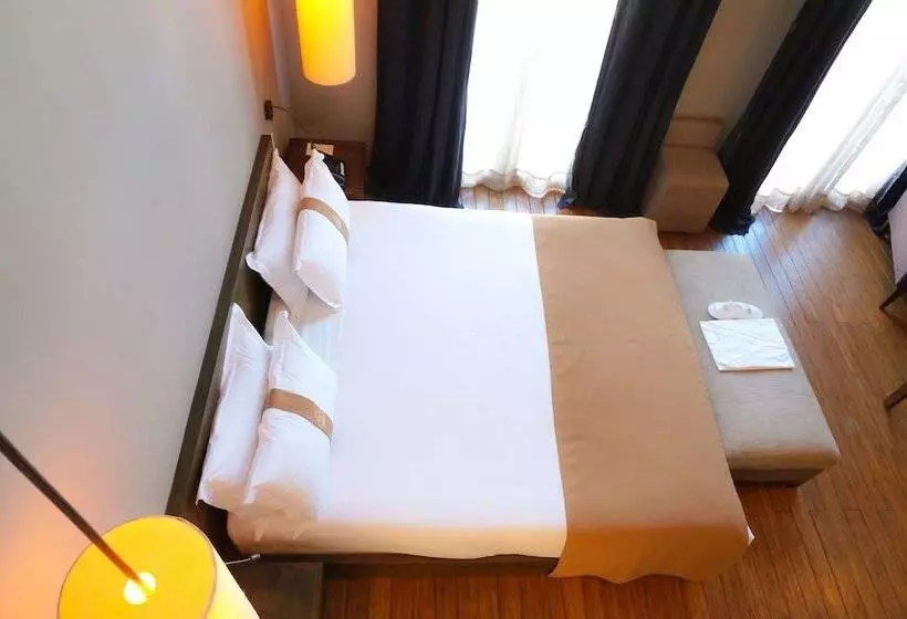 Le Louvre Hotel & Spa