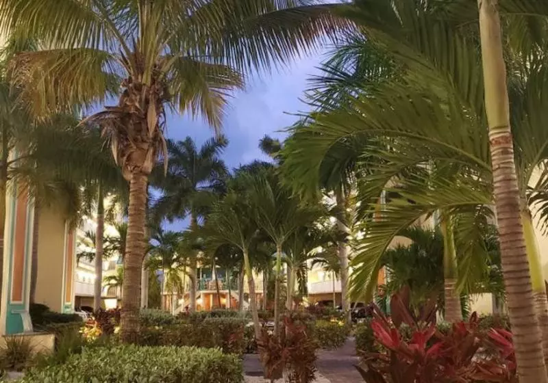 ホテル Sunset Vistas Two Bedroom Beachfront Suites