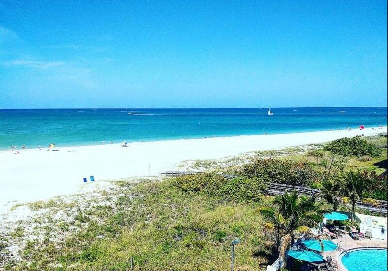 호텔 Sunset Vistas Two Bedroom Beachfront Suites