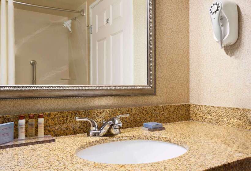 בית מלון כפרי Wingate By Wyndham Louisville East