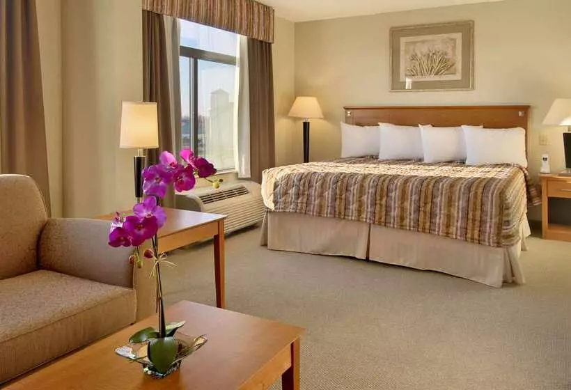 Отель Wingate By Wyndham Louisville East