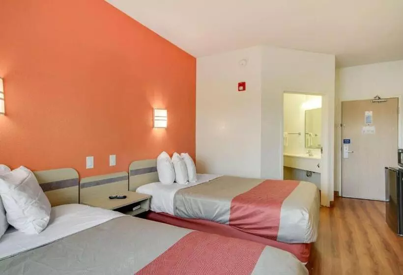 Motel 6 Montgomery, Al   Airport