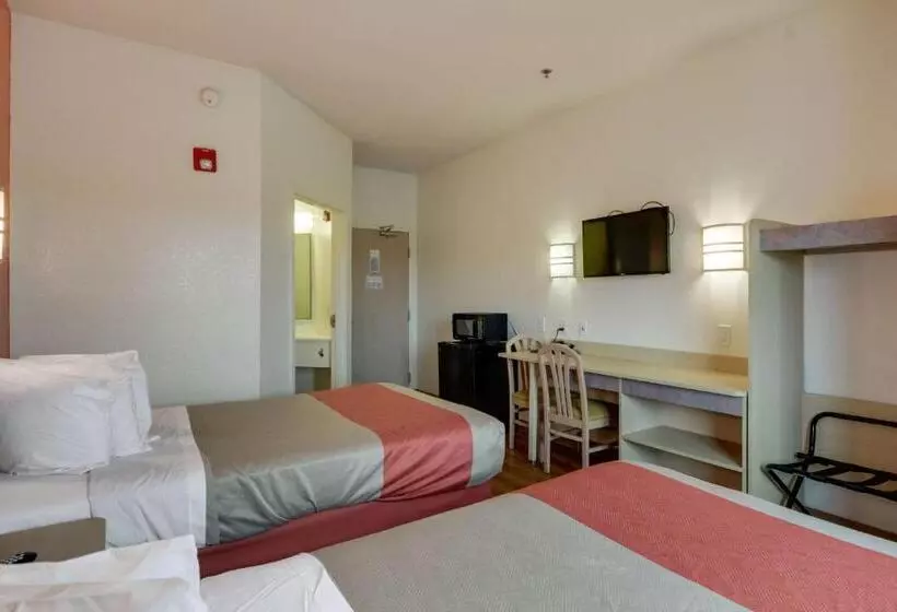 Motel 6 Montgomery, Al   Airport