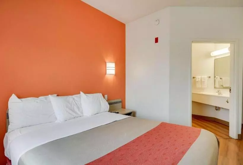 Motel 6 Montgomery, Al   Airport