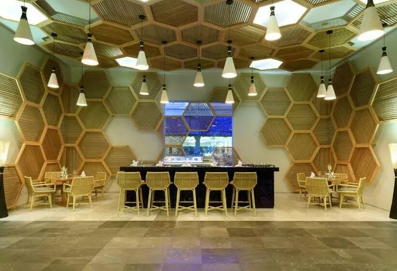 Grand Palladium Kantenah Resort & Spa - All Inclusive