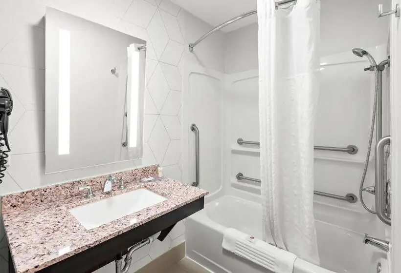 هتل Comfort Suites Columbus