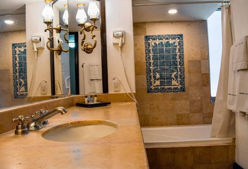 Country Hotel & Suites