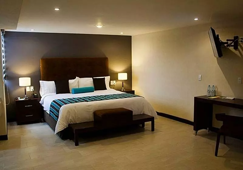 Country Hotel & Suites