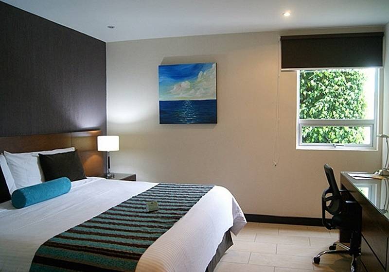 Country Hotel & Suites