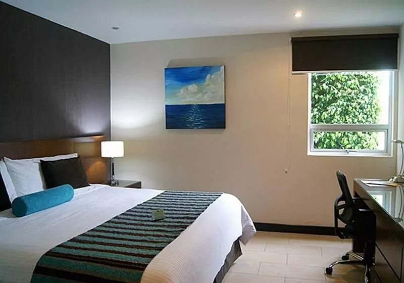 Country Hotel & Suites