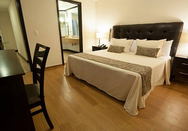 Country Hotel & Suites