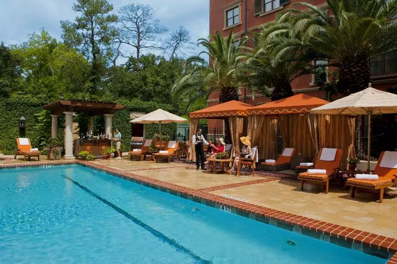 ホテル Granduca Houston