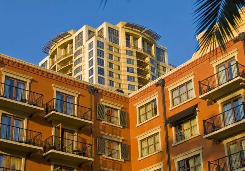 ホテル Granduca Houston