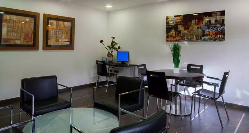 Отель H2 Fuenlabrada