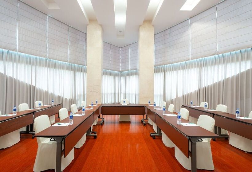 Otel Holiday Inn Shanghai Jing An By Ihg