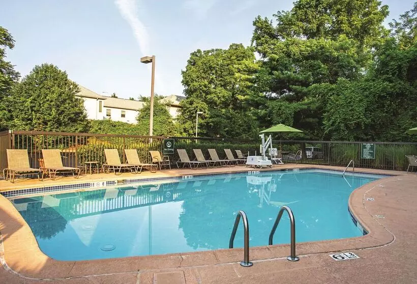 هتل La Quinta By Wyndham Baltimore N / White Marsh