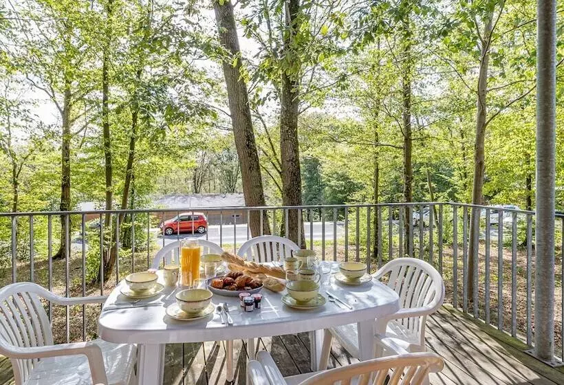 Отель Madame Vacances Les Cottages De Valjoly