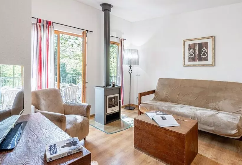 Отель Madame Vacances Les Cottages De Valjoly