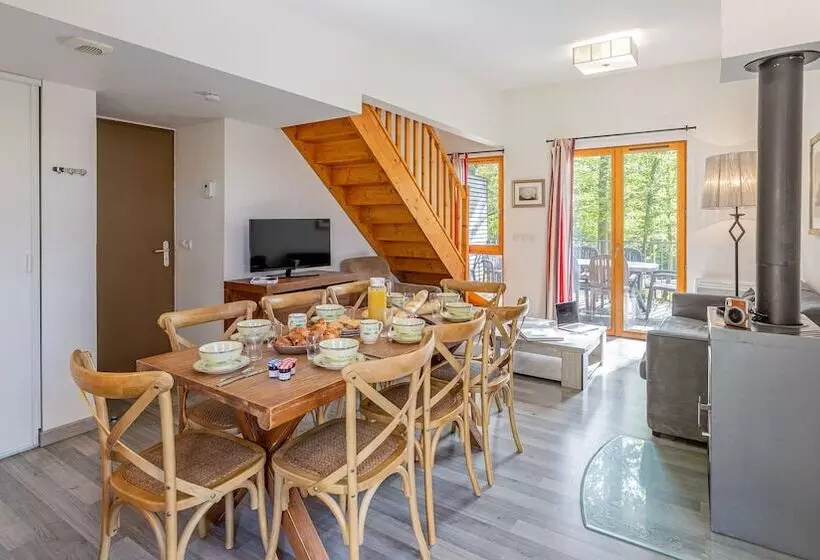 Отель Madame Vacances Les Cottages De Valjoly