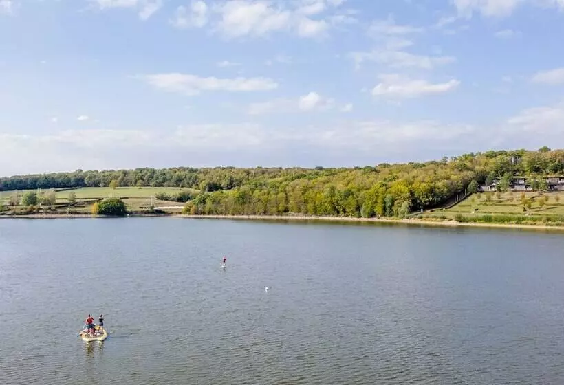 Отель Madame Vacances Les Cottages De Valjoly