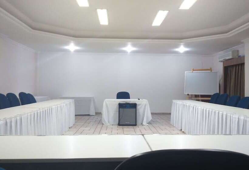 ホテル Metropolitan