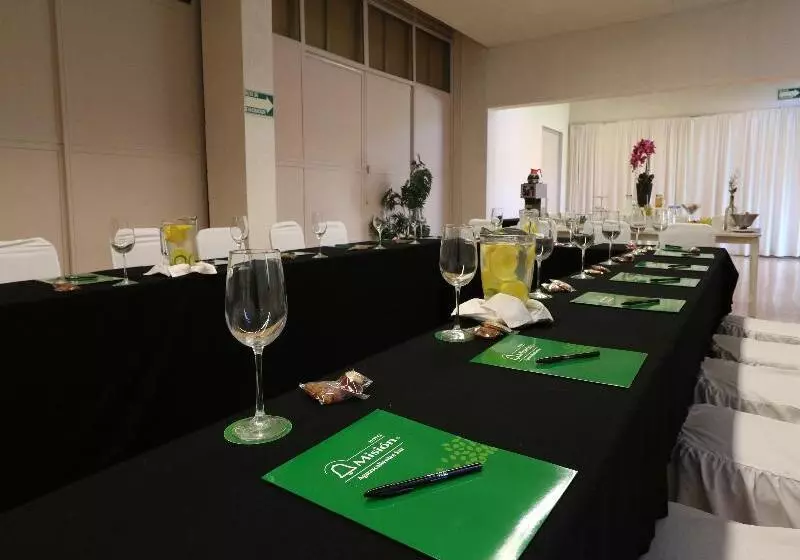 هتل Mision Aguascalientes Zona Sur