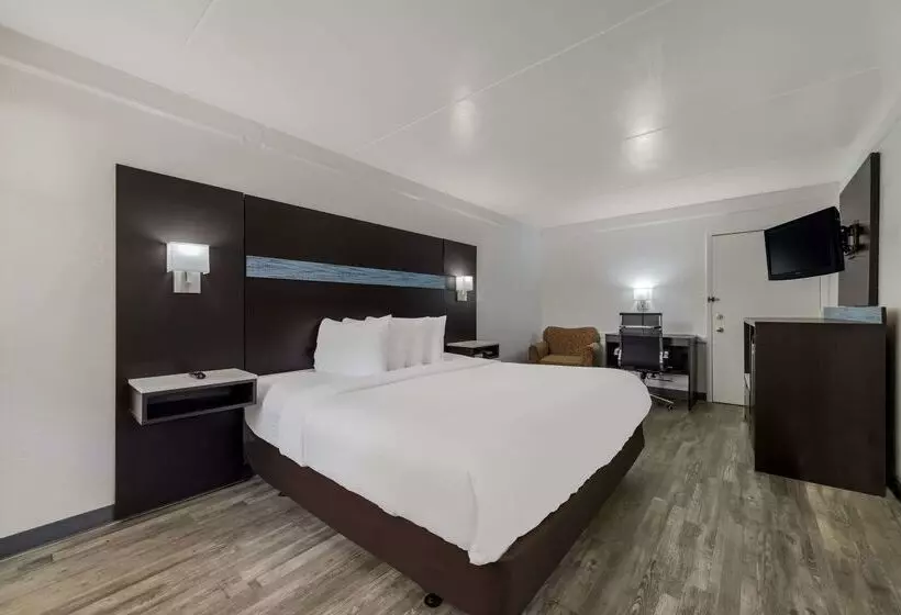 Otel Quality Inn & Suites Airport