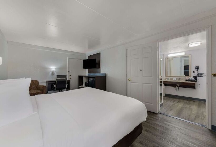 فندق Quality Inn & Suites Airport