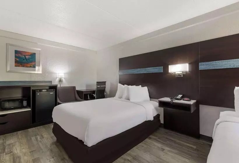 Otel Quality Inn & Suites Airport