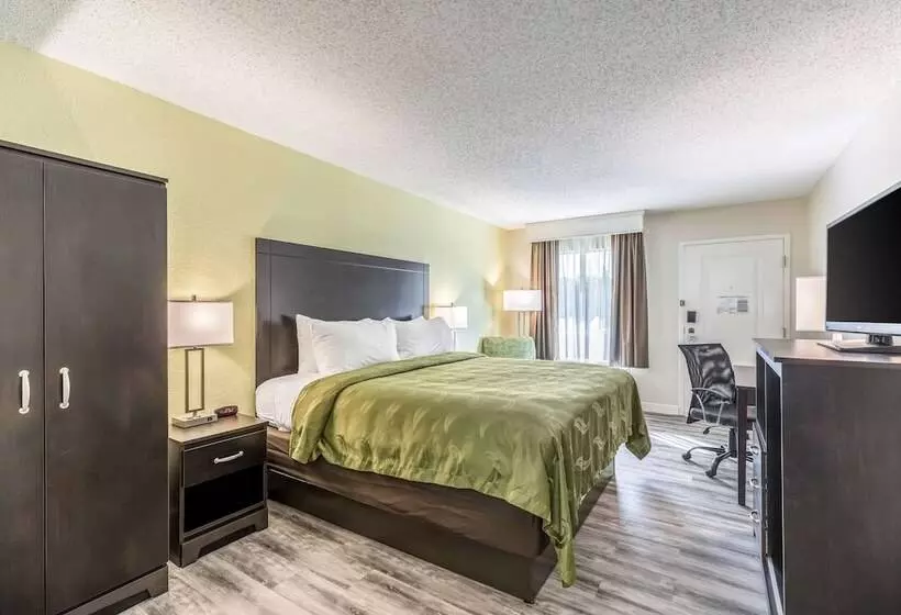 هتل Quality Inn Palm Beach International Airport