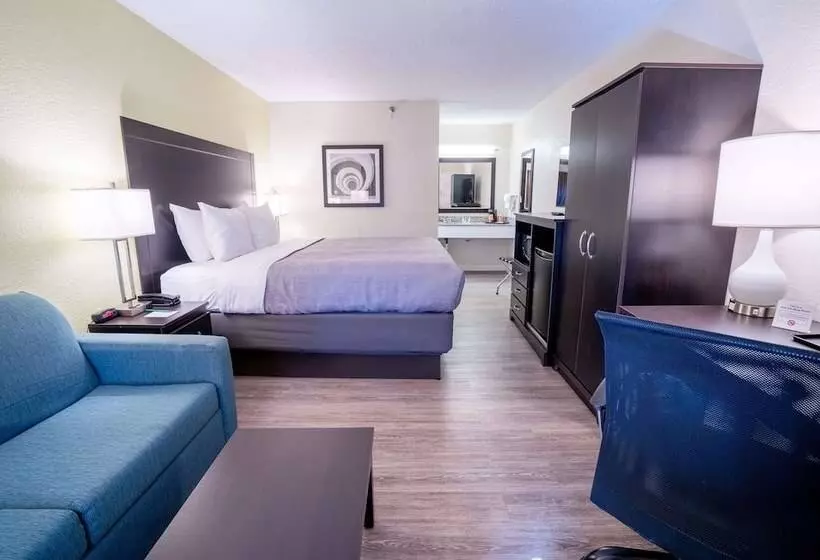 هتل Quality Inn Palm Beach International Airport