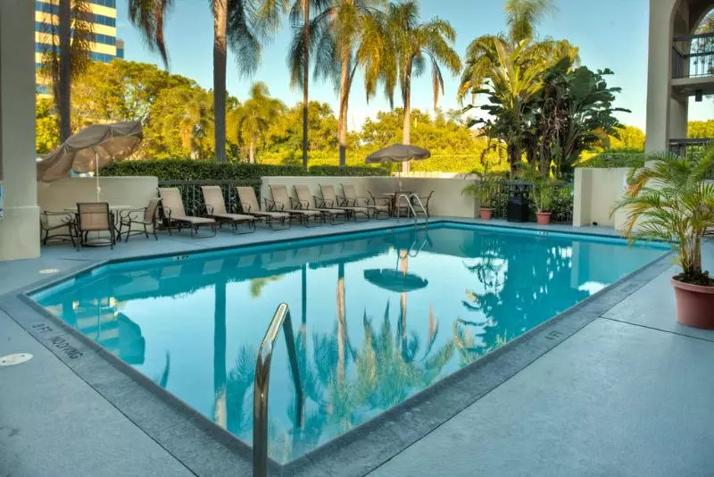 هتل Quality Inn Palm Beach International Airport