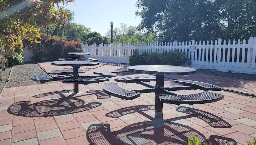 בית מלון כפרי The Grove At Pismo Beach