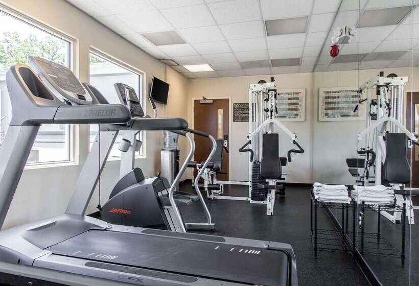 فندق Quality Inn & Suites Danbury Near University