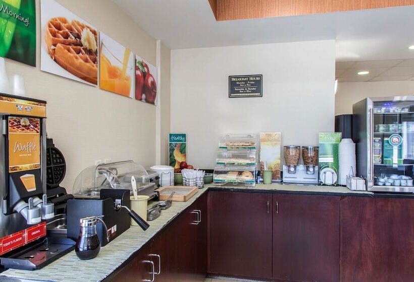 فندق Quality Inn & Suites Danbury Near University