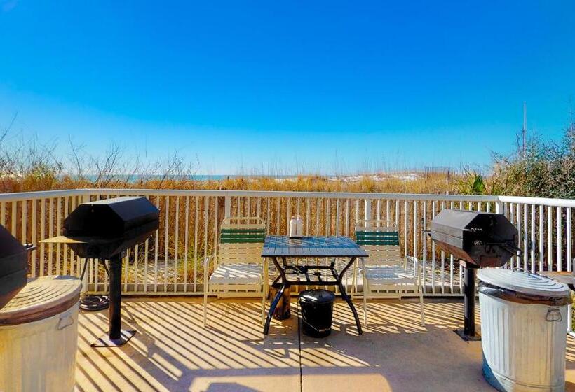 Отель Rentals At Waters Edge Condominiums