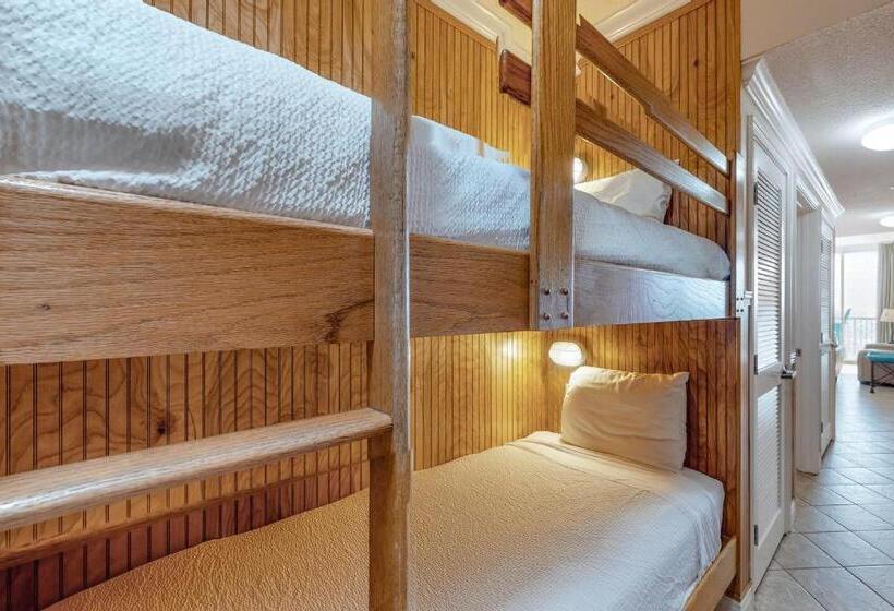 Отель Rentals At Waters Edge Condominiums