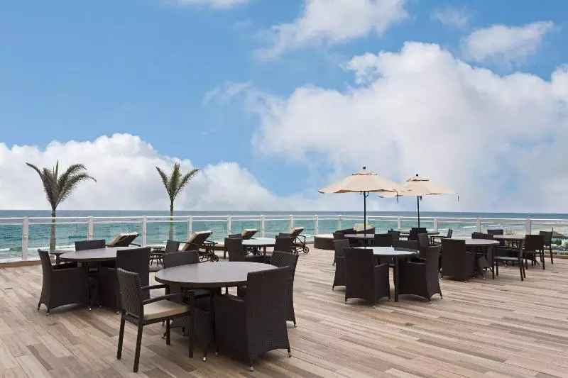 Отель Residence Inn By Marriott Daytona Beach Oceanfront