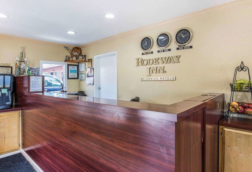בית מלון כפרי Rodeway Inn National City San Diego South
