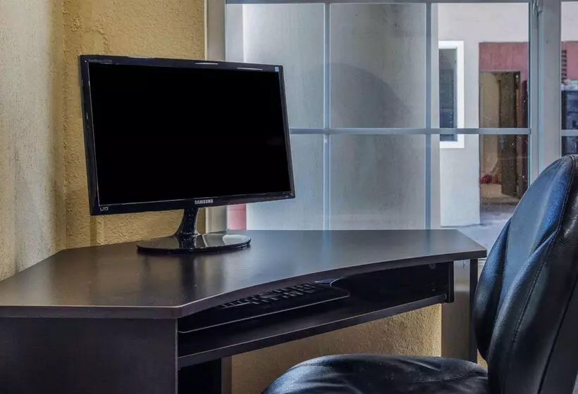 Отель Rodeway Inn National City San Diego South