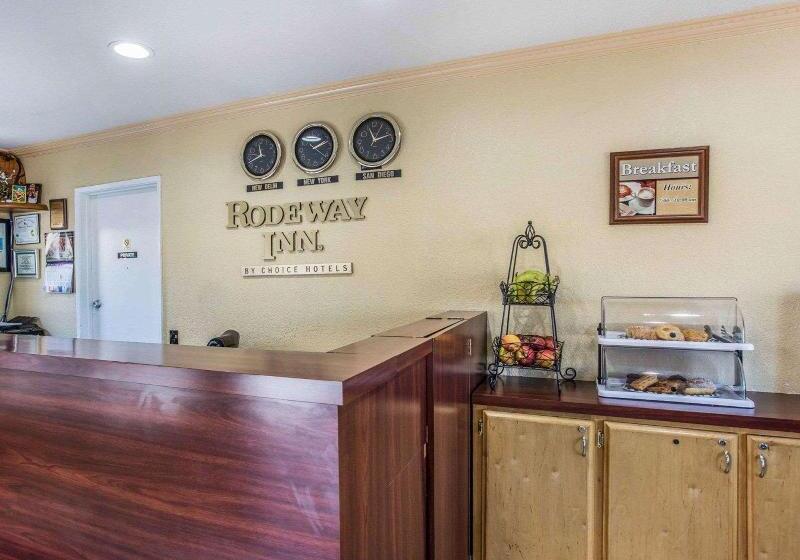 בית מלון כפרי Rodeway Inn National City San Diego South